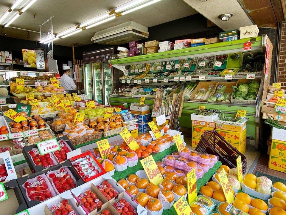 季節の旬の果物と新鮮野菜　マルシチフルーツ　越谷市弥生町